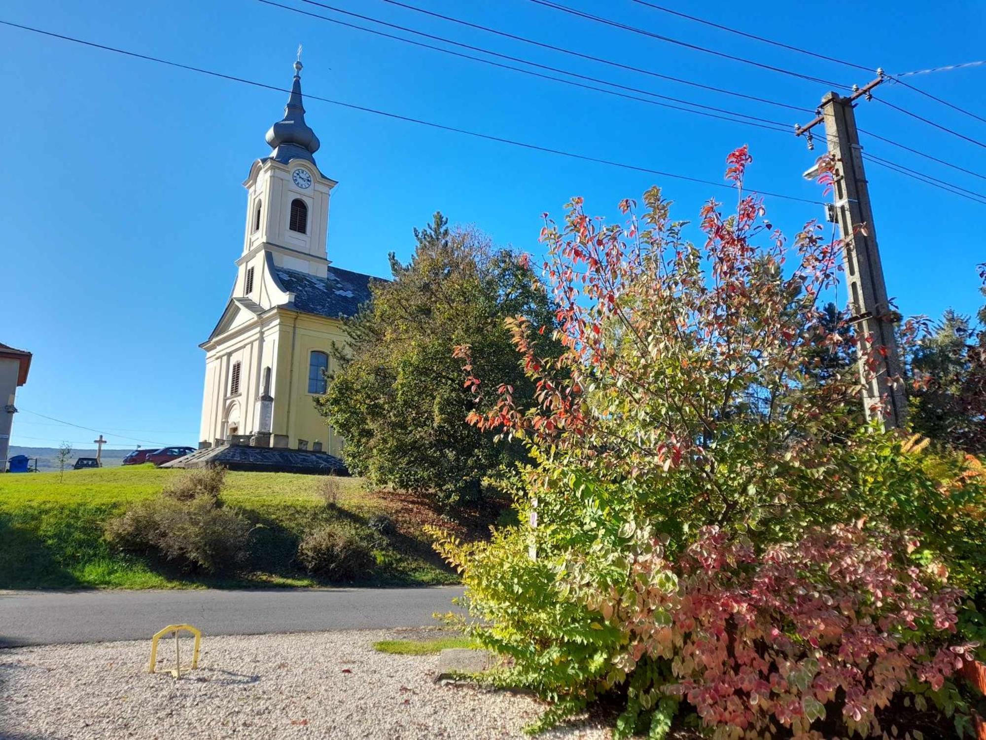 Gyoengyvirag Apartment Romhány Buitenkant foto